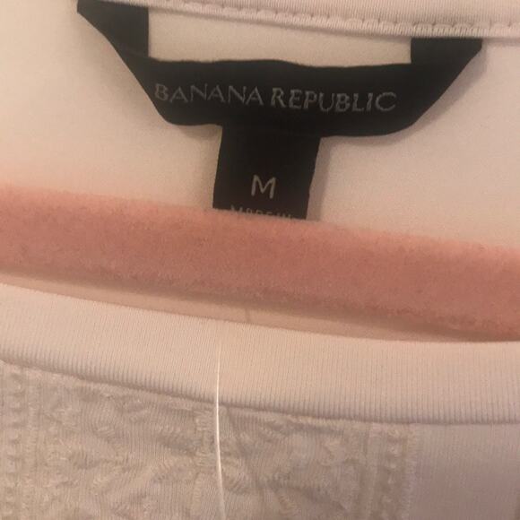 Banana Republic NWT women’s size M scalloped top - Picture 2 of 6